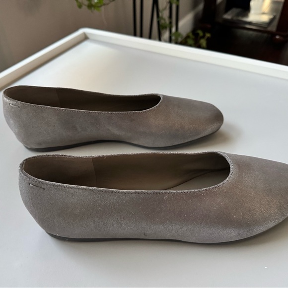 Woman’s flats - Picture 3 of 7